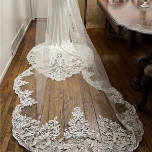 Veil Ivory Cathedral Essence AVL0028CR